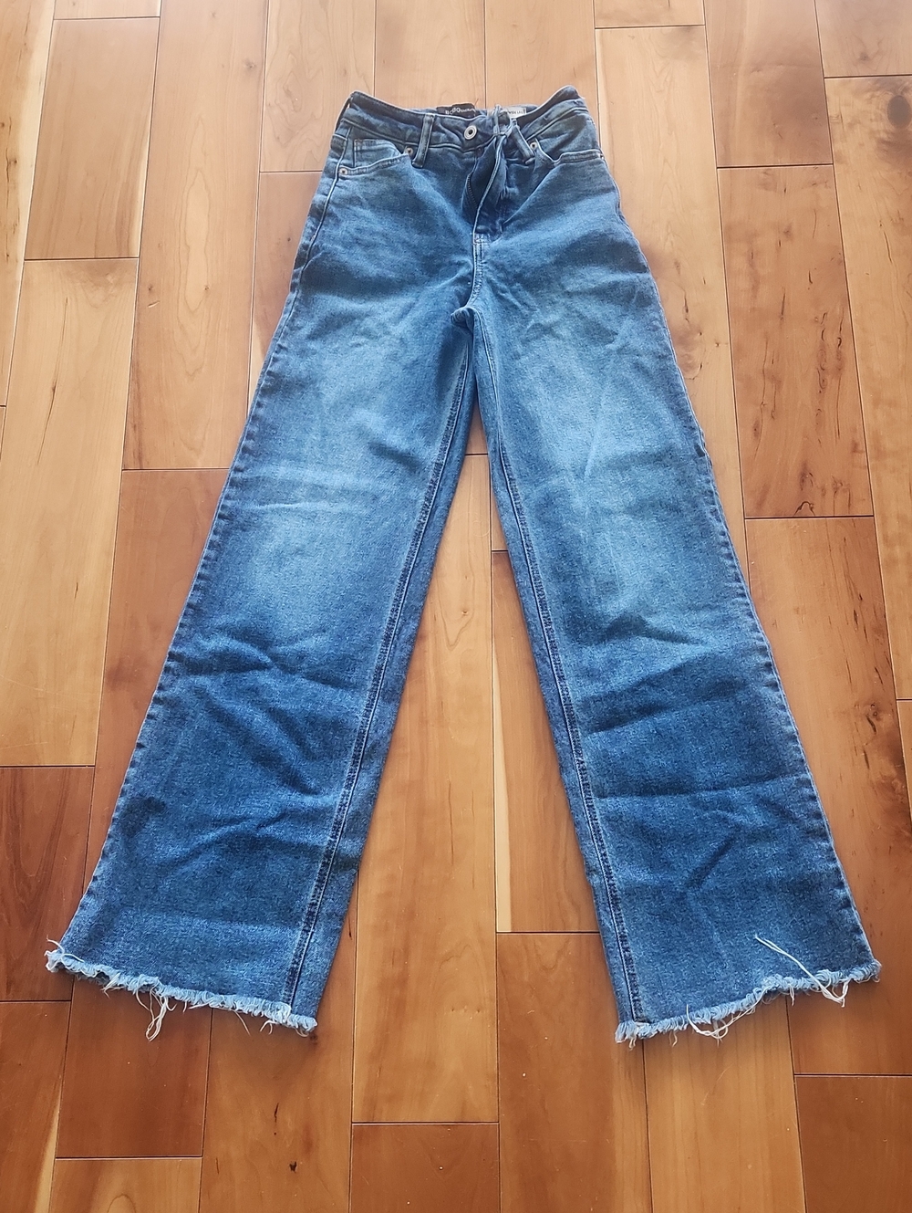 BCBGeneration Wide-Leg Jeans in Washed Blue with Raw Hem